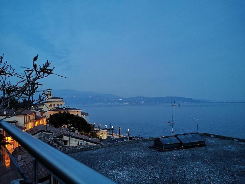 Atelier Hotel Gardone Riviera Exterior foto