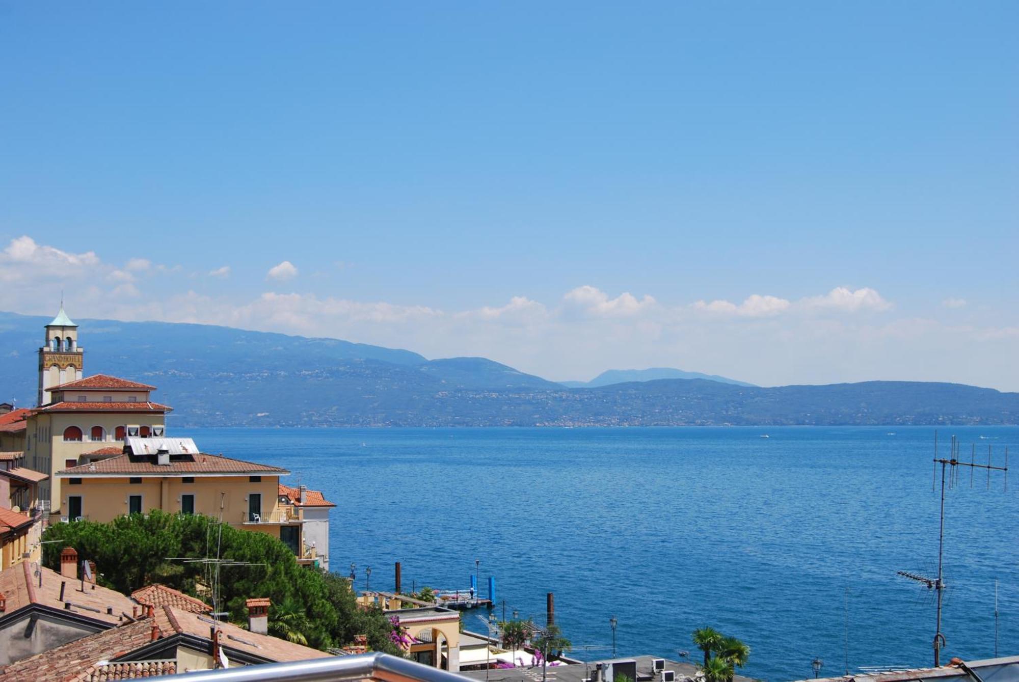 Atelier Hotel Gardone Riviera Exterior foto