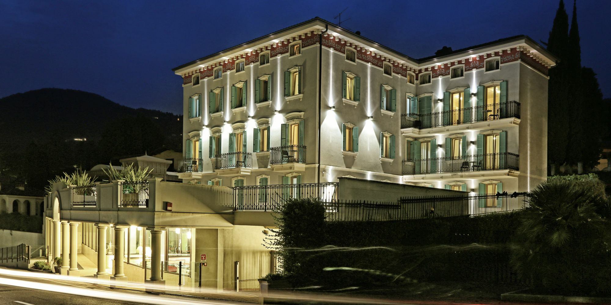 Atelier Hotel Gardone Riviera Exterior foto